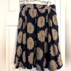 Lularoe Pleated Skirt Dark Navy Blue With Tan Flowers Size Small 6-8